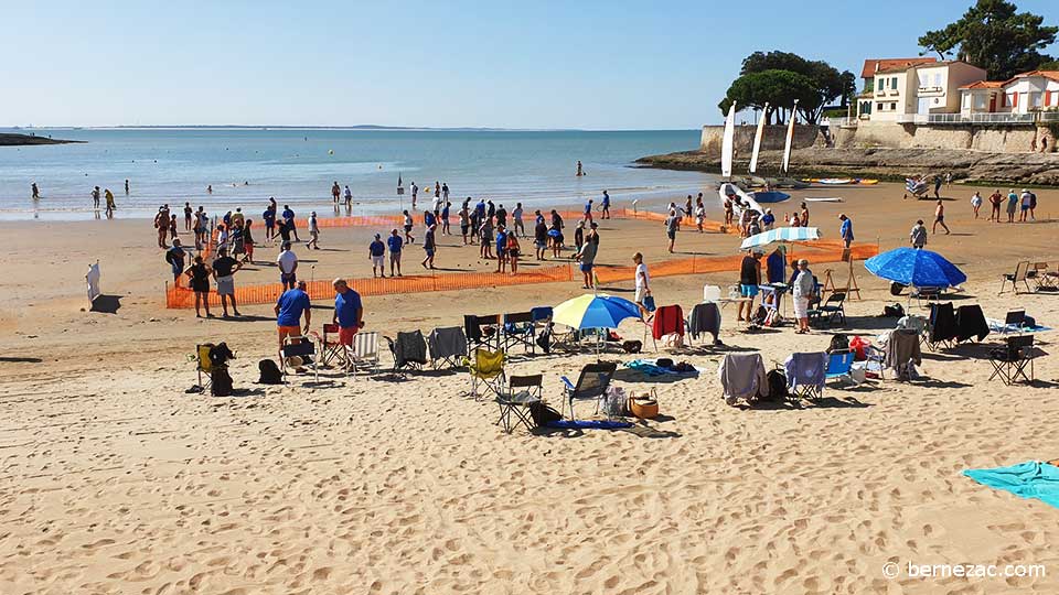 pétanque sur la plage à Saint-Palais-sur-Mer