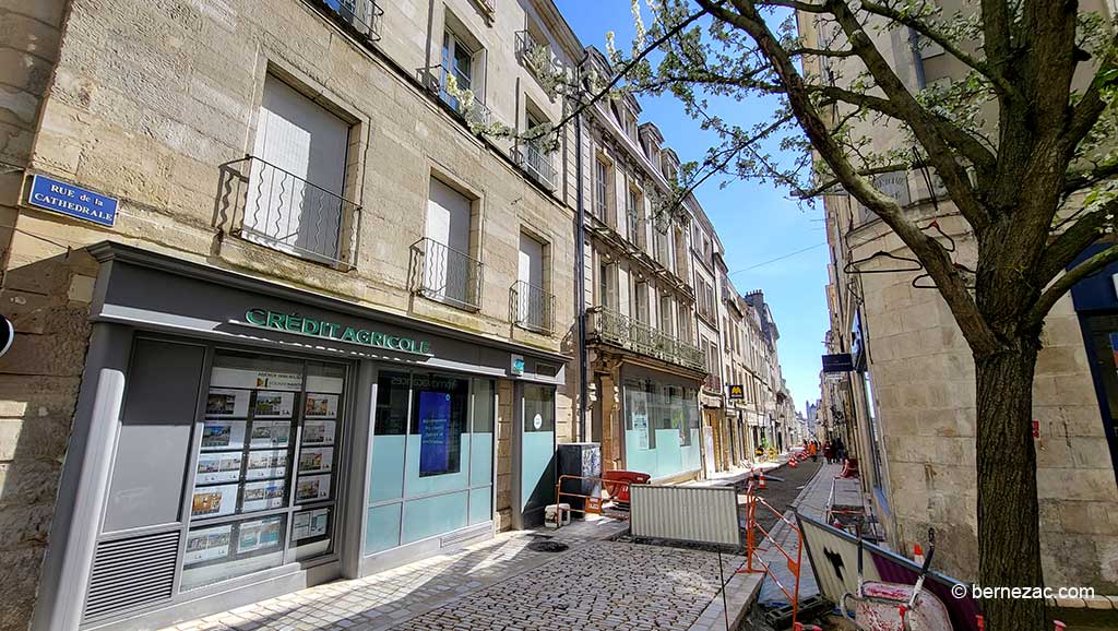 Poitiers rue de la Cathédrale