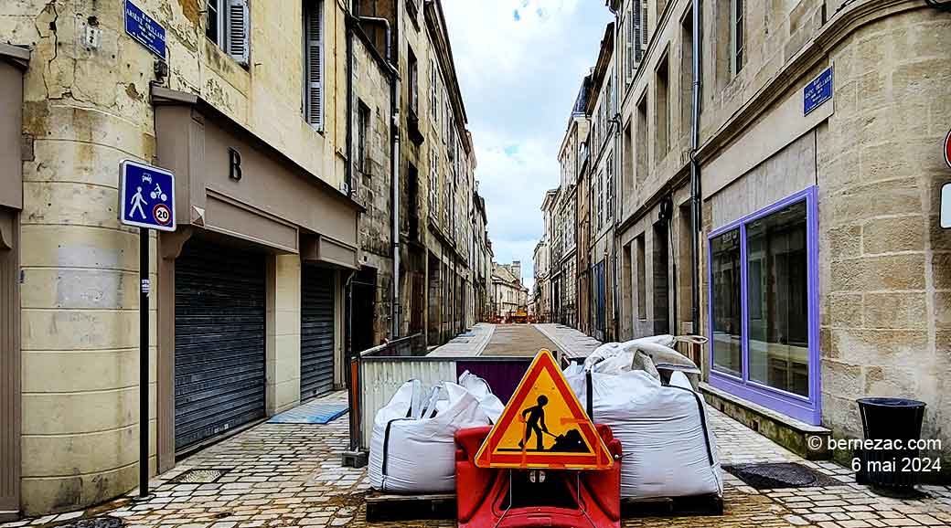 Poitiers, chantier rénovation de la rue de la Cathédrale