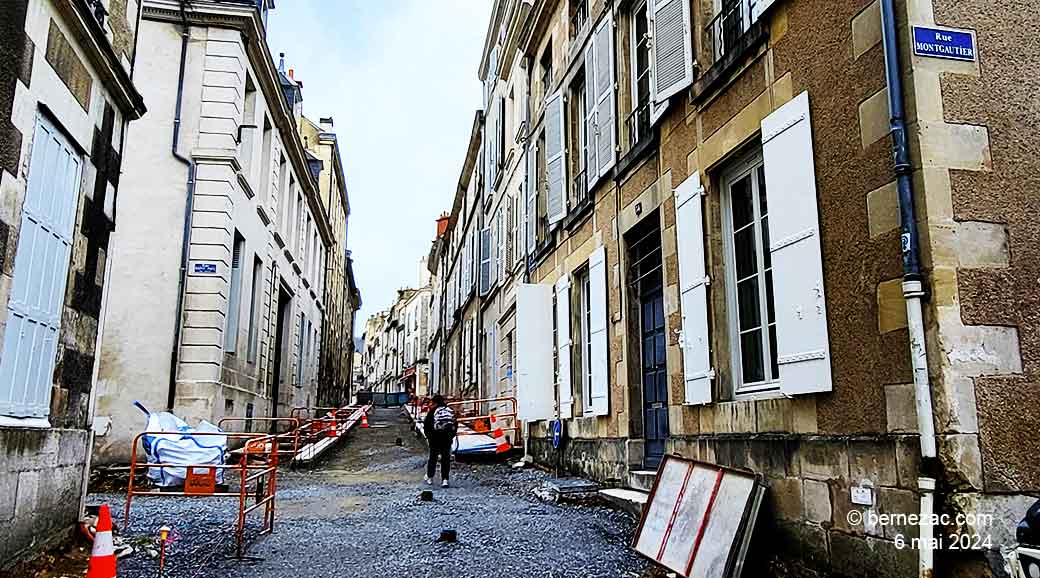 Poitiers, chantier rénovation de la rue de la Cathédrale