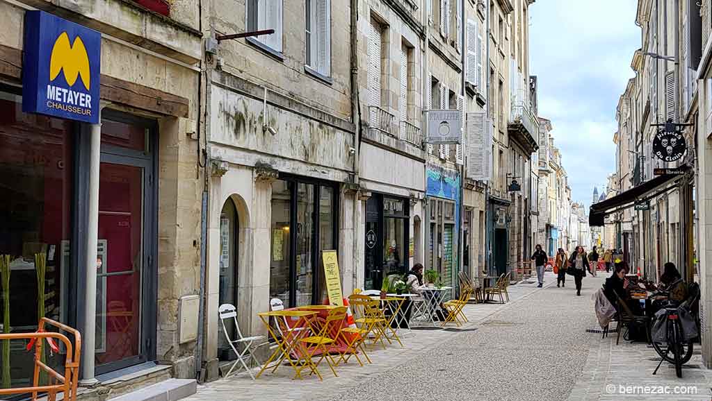 Poitiers rue de la Cathédrale