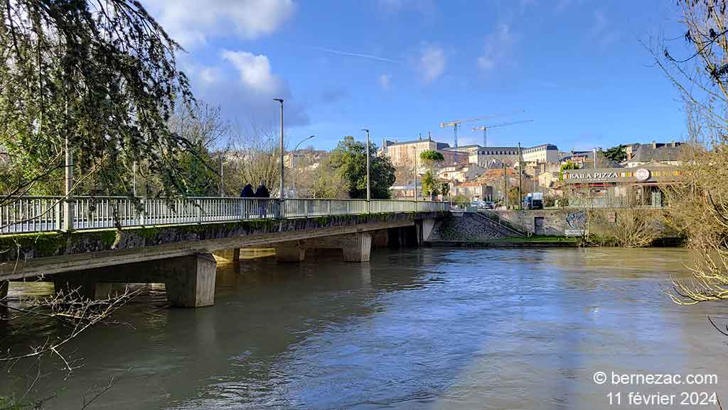 Poitiers, promenade Pasteur, rive droite du Clain