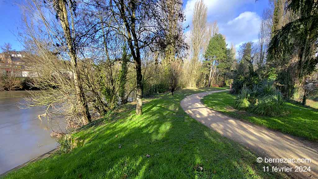 Poitiers, promenade Pasteur, rive droite du Clain