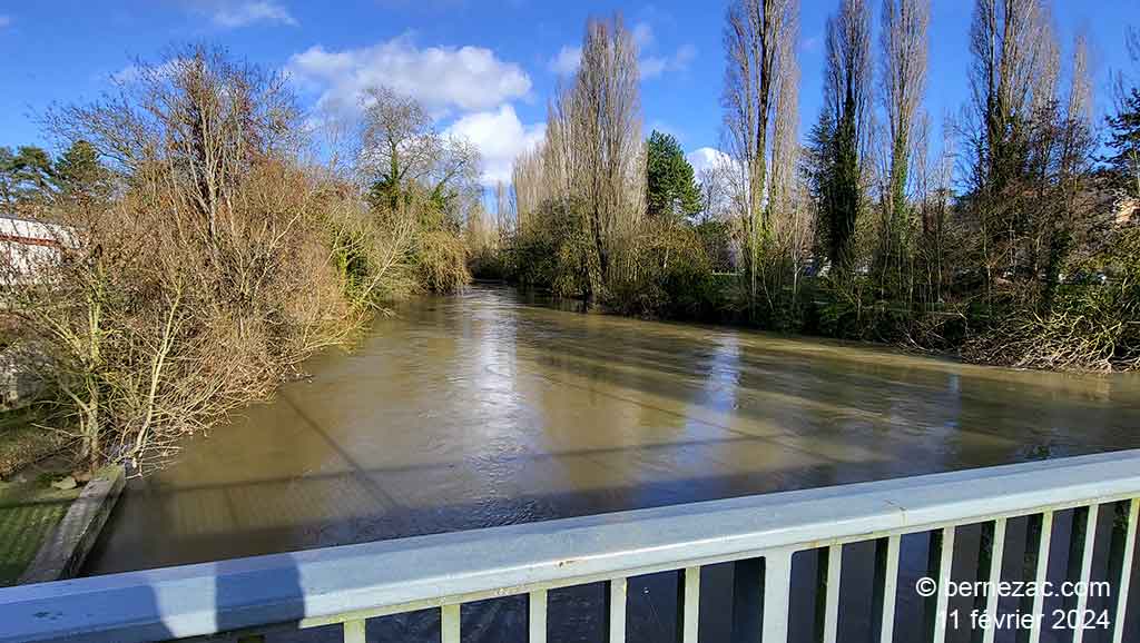 Poitiers, promenade Pasteur, rive droite du Clain