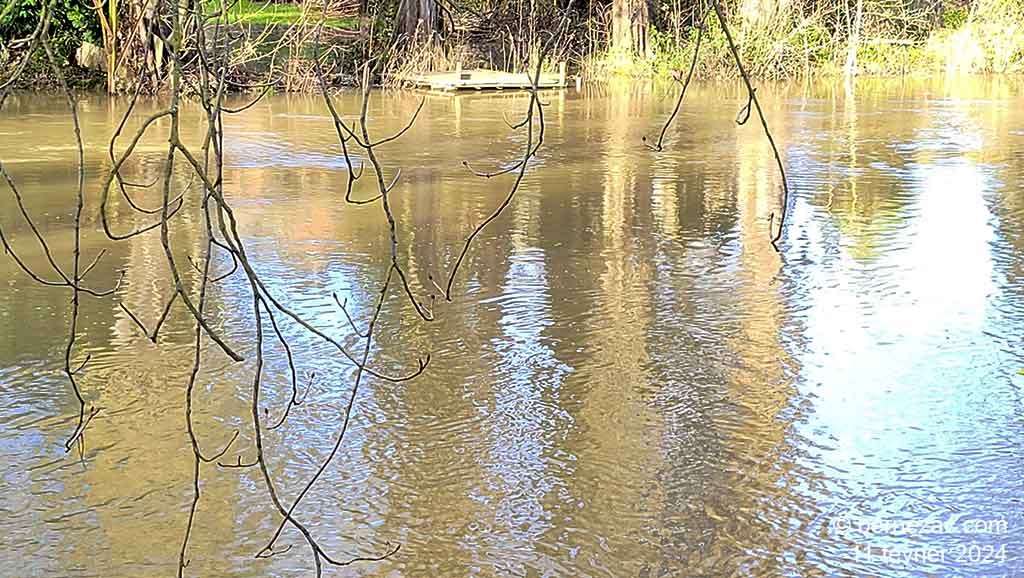 Poitiers, promenade Pasteur, rive droite du Clain