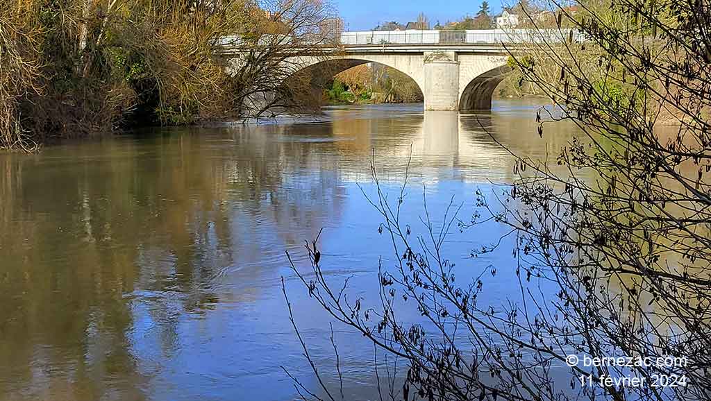 Poitiers, promenade Pasteur, rive droite du Clain