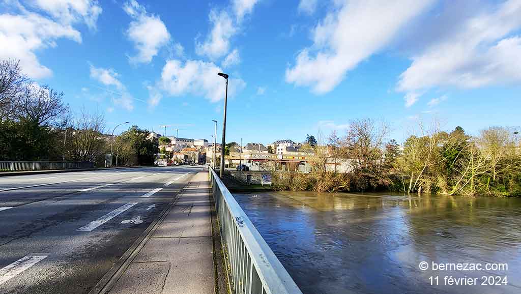 Poitiers, promenade Pasteur, rive droite du Clain