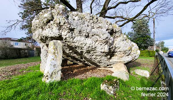 Poitiers, dolmen de la pierre levée