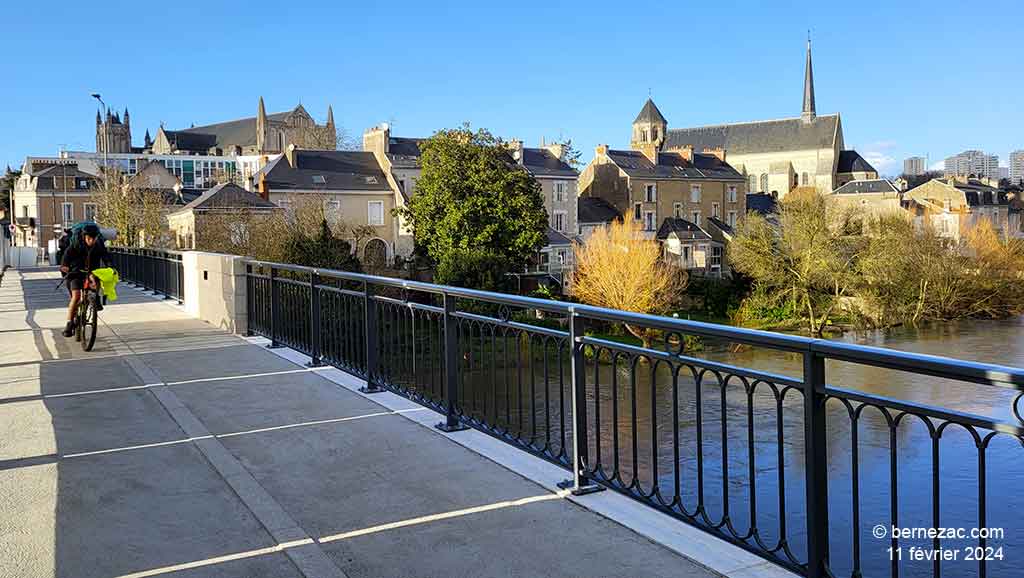 Poitiers, chantier réhabilitation du Pont-Neuf, février 2024