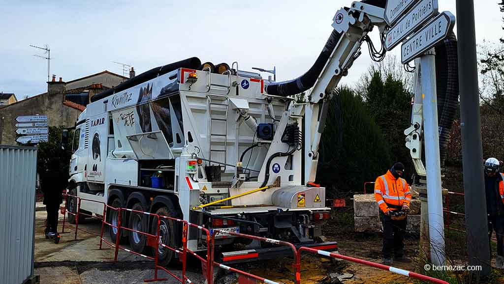 Poitiers, chantier réhabilitation du Pont-Neuf