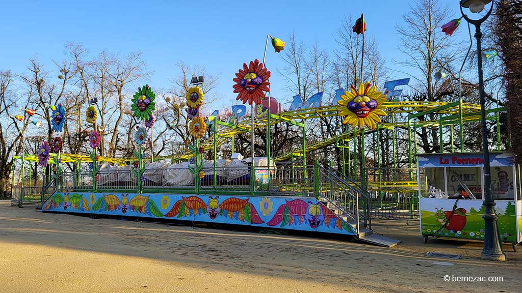 Noël à Poitiers, la Fête Foraine au parc de Blossac