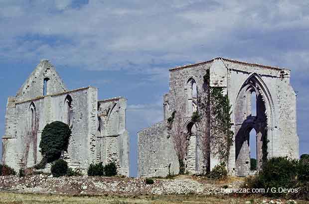 La Flotte en Ré, abbaye des Châteliers en 1986