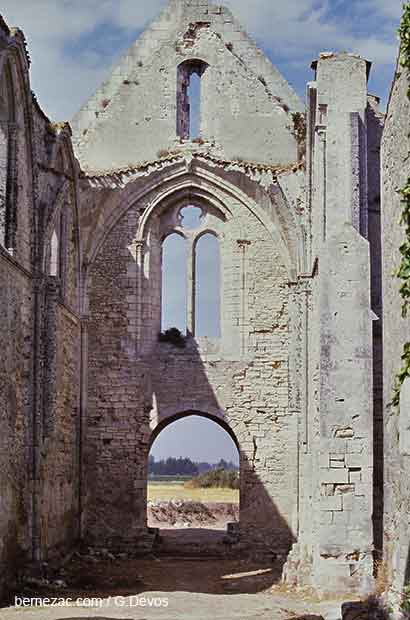 La Flotte en Ré, abbaye des Châteliers en 1986