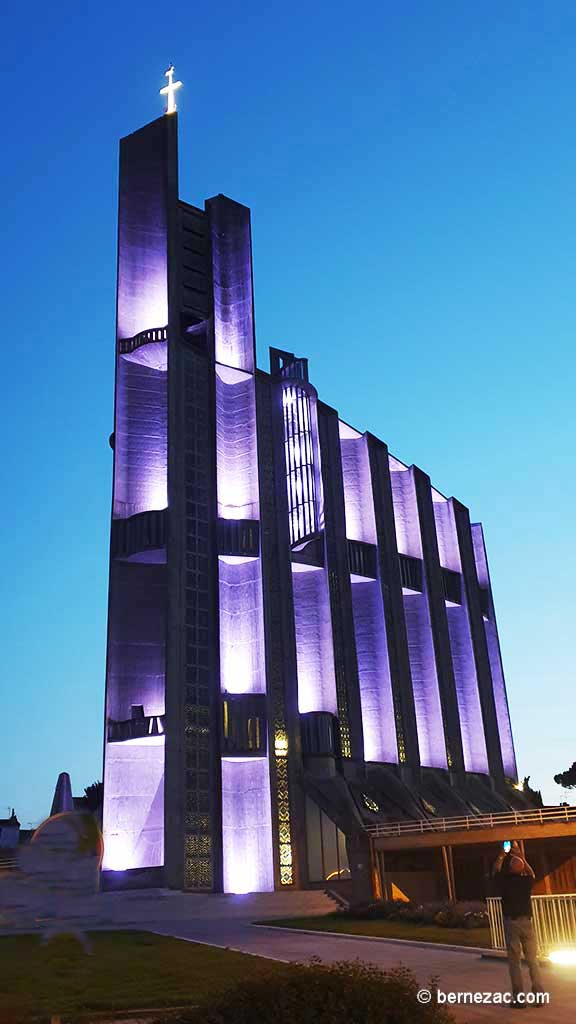 Royan église Notre-Dame illuminée