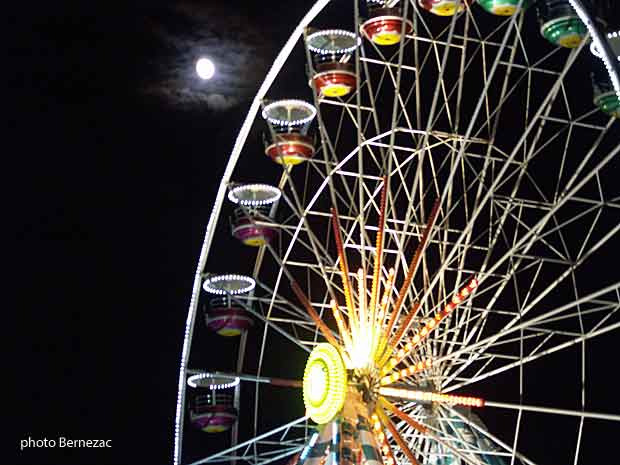 Royan, la grande roue et la lune