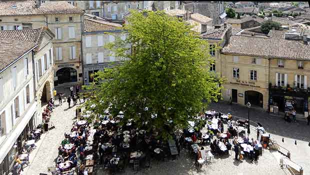 saint-emilion, place du marché