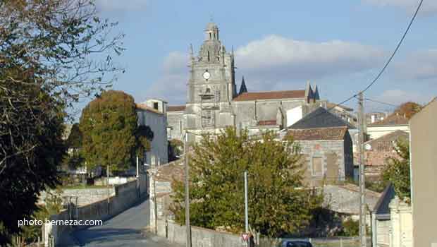 Saint-Fort-sur-Gironde et l'église Saint-Fortunat
