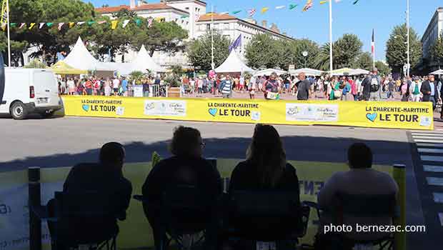 village tour de france Royan etape 10