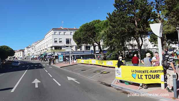 village tour de france Royan etape 10