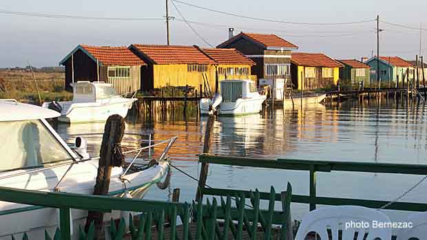 La Tremblade, cabanes au soleil couchant