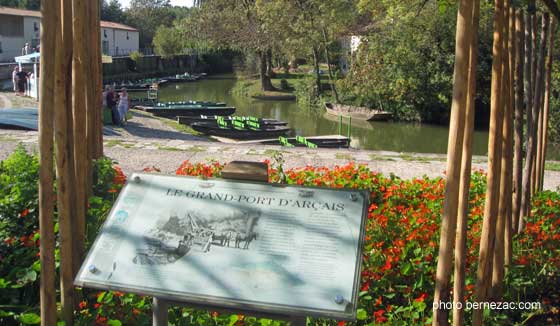 Marais Poitevin, Arçais, panneau sur le Grand Port