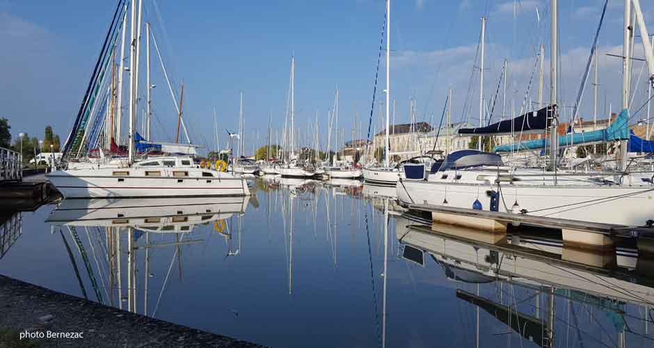 Mortagne-sur-Gironde, le port de plaisance, bassin à flot