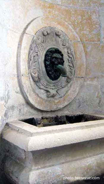 fontaine à l'intérieur du phare de Cordouan