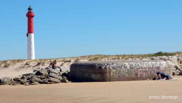 La Tremblade - le phare de La Coubre et les bunkers ensablés