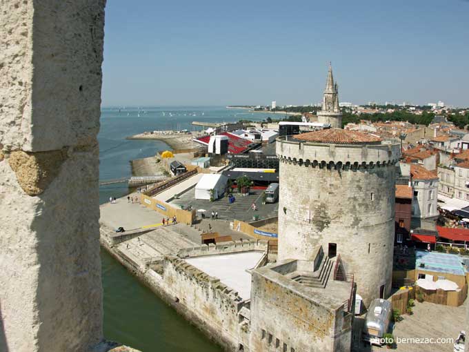 La Rochelle tour saint-nicolas, vue sur la tour de la chaine