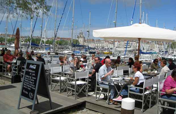 La Rochelle, les terrasses du quai du Gabut