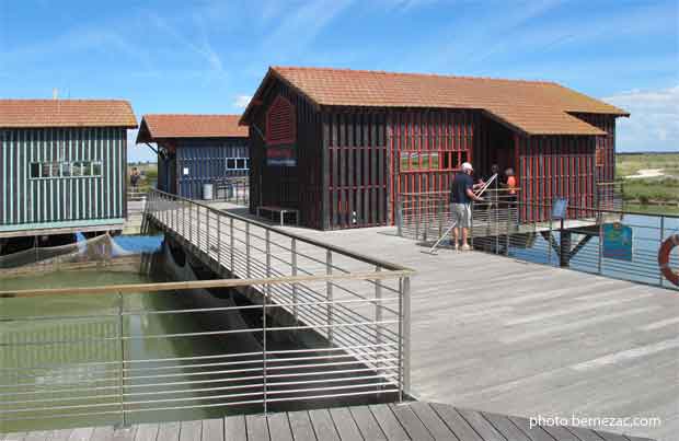 Marennes, cité de l'huître, la cabane rouge