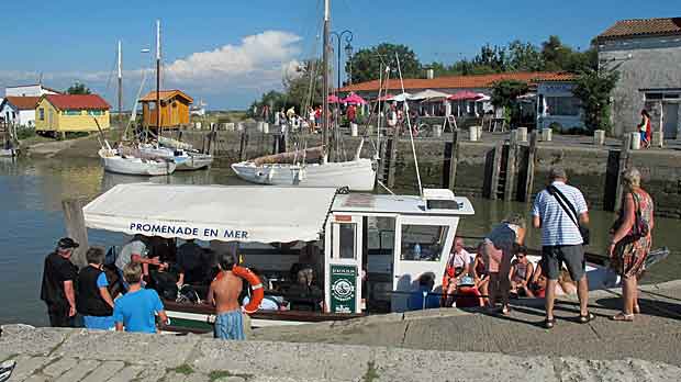 Mornac-sur-Seudre, embarquement pour la premenade en mer