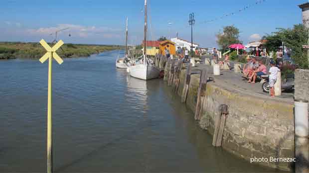 Mornac-sur-Seudre, port à marée haute