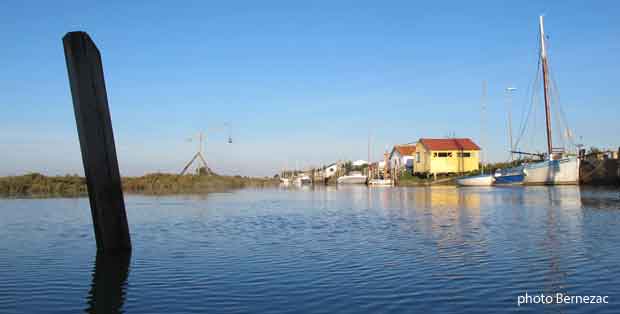 Motnac-sur-Seudre, le port à maeée haute