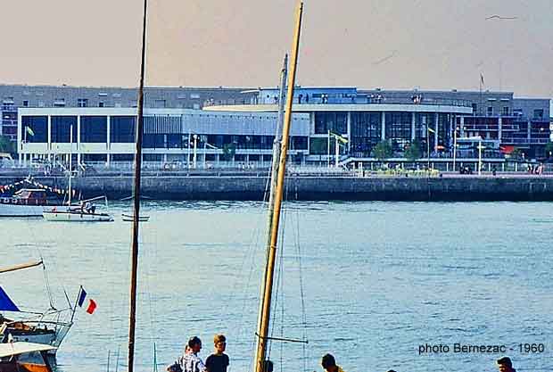 Royan 1960, le casino vu de la mer