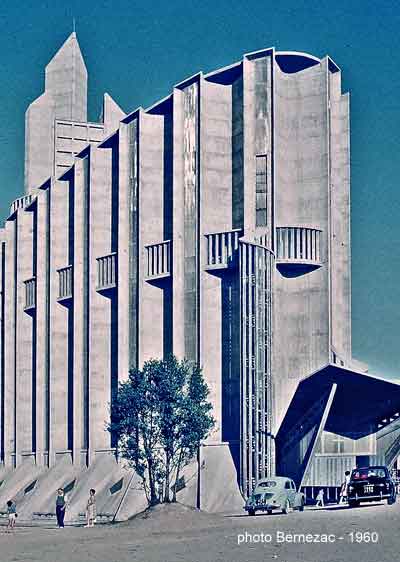 Royan l'église Notre-Dame en 1960