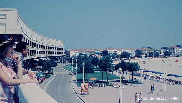 Royan en 1960, le portique du front de mer