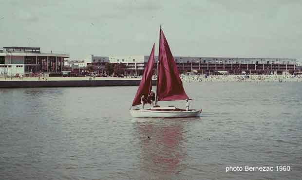 Royan 1960, voilier, casino, front de mer