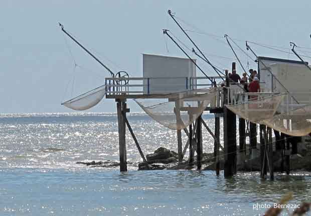 Royan Pontaillac, carrelets en contre-jour