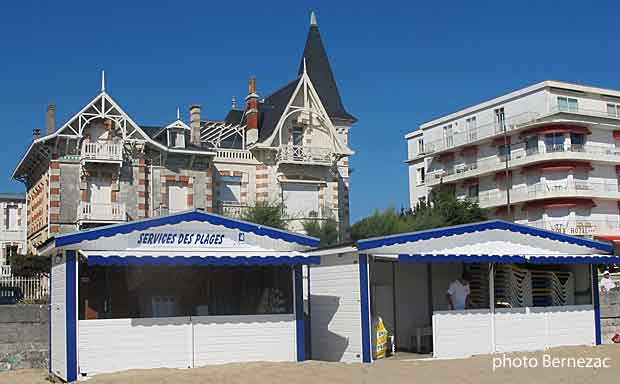 Royan service des plages sur la Grande Conche