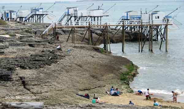 saint-palais-sur-mer, les carrelets de la falaise de la Grande-Côte