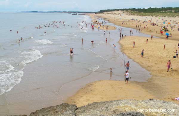 saint-palais-sur-mer, plage de la Grande Côte en août