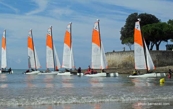 Saint-Palais-sur-Mer, catamarans à Nauzan