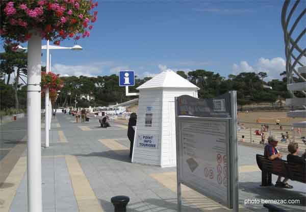 vaux-sur-mer, point info plage de Nauzan