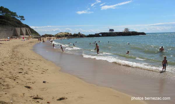 saint-palais-sur-mer, plage du Platin côté pont du Diable