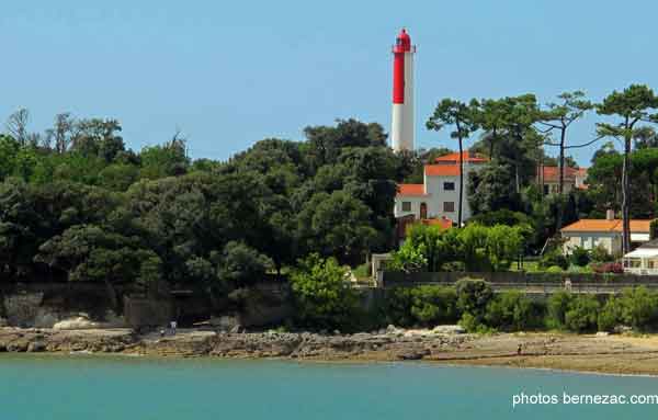 saint-palais-sur-mer, plage du Platin et phare de Terre-Nègre