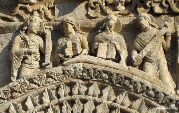 Poitiers, la frise de Notre-Dame-la-Grande, les prophètes