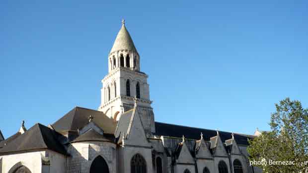 poitiers, clocher église Notre-Dame