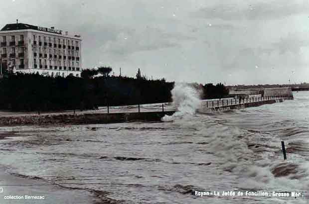 Royan carte postale ancienne, lla plage de Foncillon hôtel Bellevue