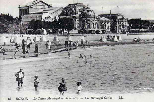 Royan carte postale ancienne, le Casino Municipal vu de la mer